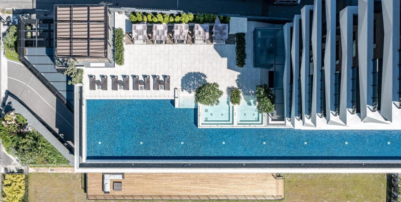 Lakeshore Hotel Hualien Taroko Shunan Exteriér fotografie The rooftop pool at the hotel